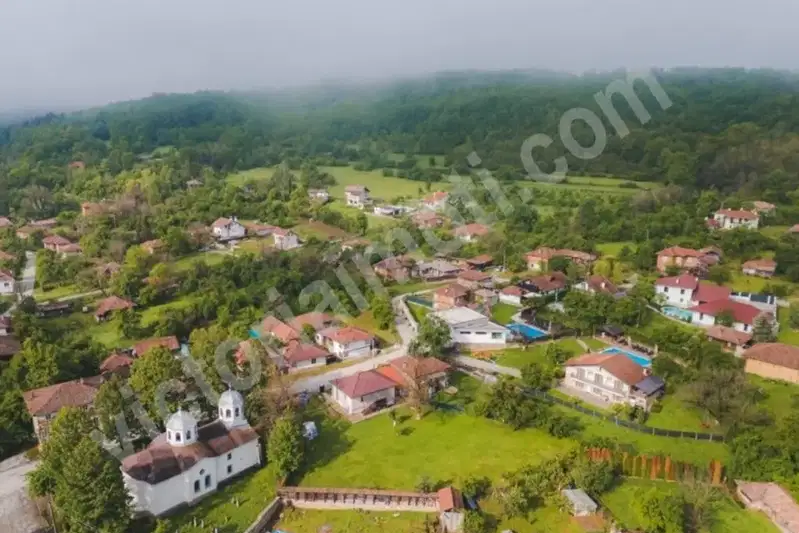 Plot in Oblast Veliko Tyrnovo, Kostel