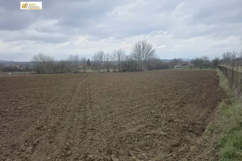 Парцел във Велико Търново, с. Козаревец