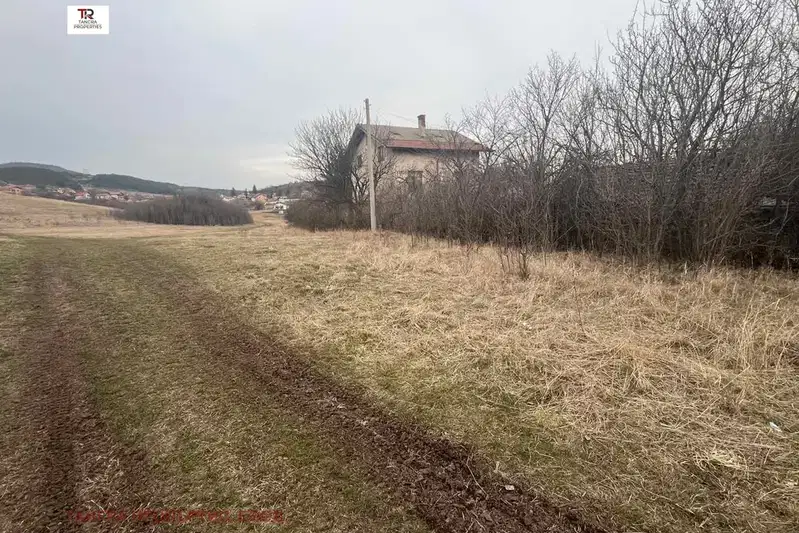 Парцел в Перник, с. Люлин