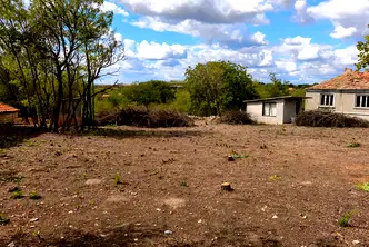 Парцел във Варна, с. Момчилово