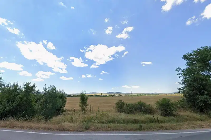Plot in област София, Prolesha