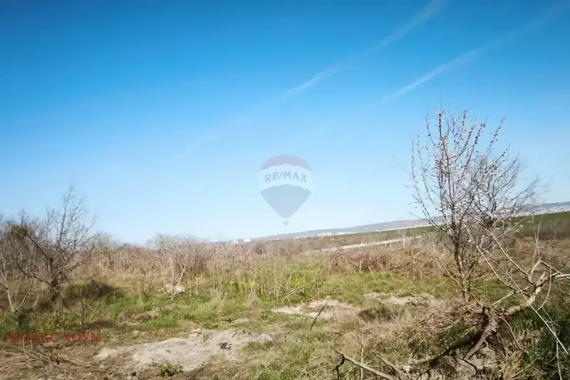 Парцел в с. Тополи