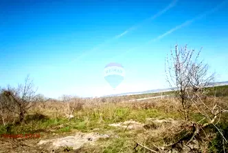 Парцел в с. Тополи
