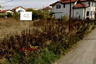 Парцел в София, Требич