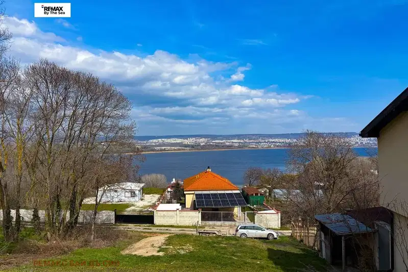 Парцел във Варна, м-т Орехчето