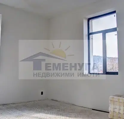 Снимка 4 — Бизнес имот в Перник, Брезник