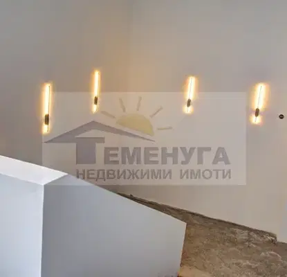 Снимка 2 — Промишлена сграда в Перник, Брезник