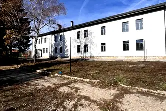 Промишлена сграда в Перник, Брезник