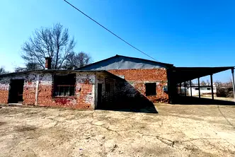 Промишлена сграда в Монтана, Лом