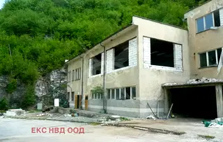 Промишлена сграда в Пловдив, Лъки