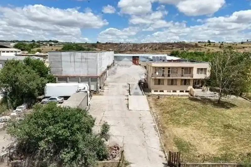 Industrial Building in Oblast Veliko Tyrnovo, Pavlikeni
