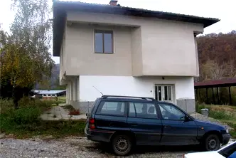 Промишлена сграда в Ловеч, Троян