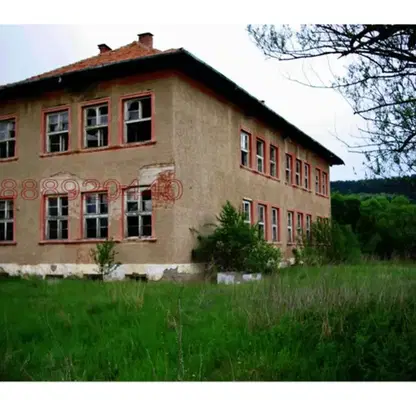 Снимка 4 — Промишлена сграда в Перник, Трън