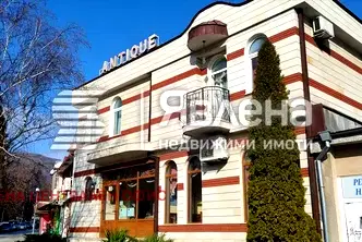 Промишлена сграда в София, Златица
