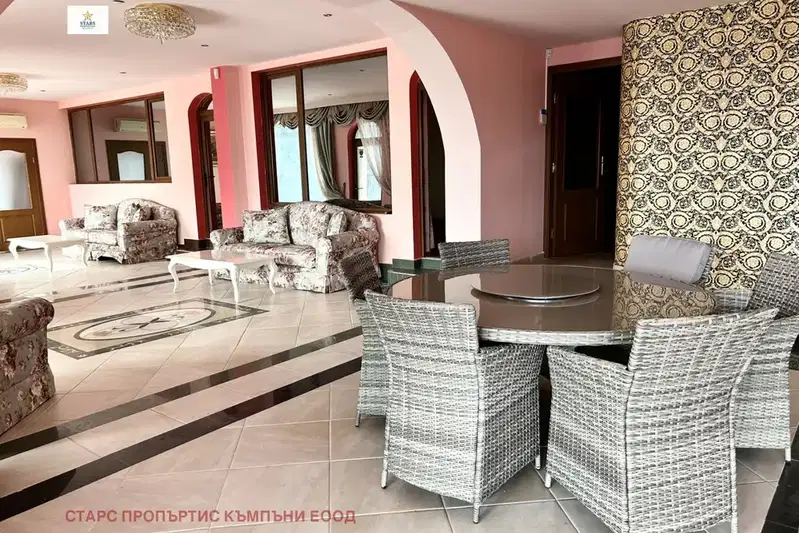 Hotel in Varna, Manastirski Rid