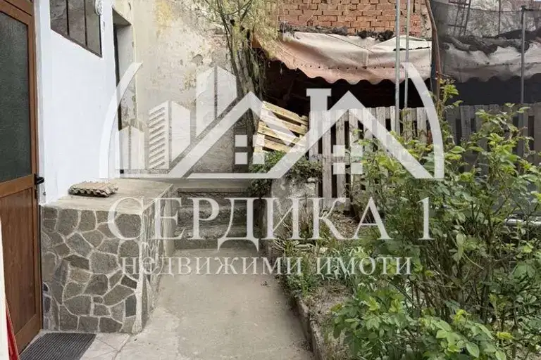 Етаж от къща в Благоев, Широк център