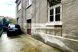 Етаж от къща в Хасково, Училищни
