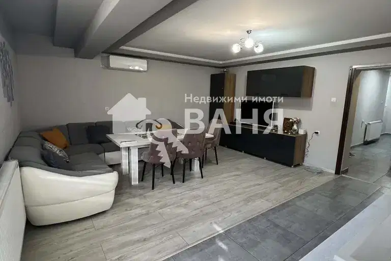 Floor of House in Oblast Plovdiv, Karlovo