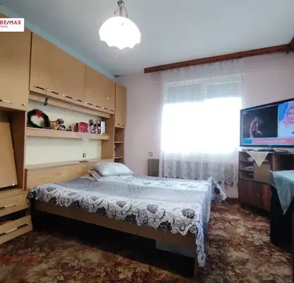 Снимка 4 — Двуетажна къща с двор в гр. Луковит, област Ловеч