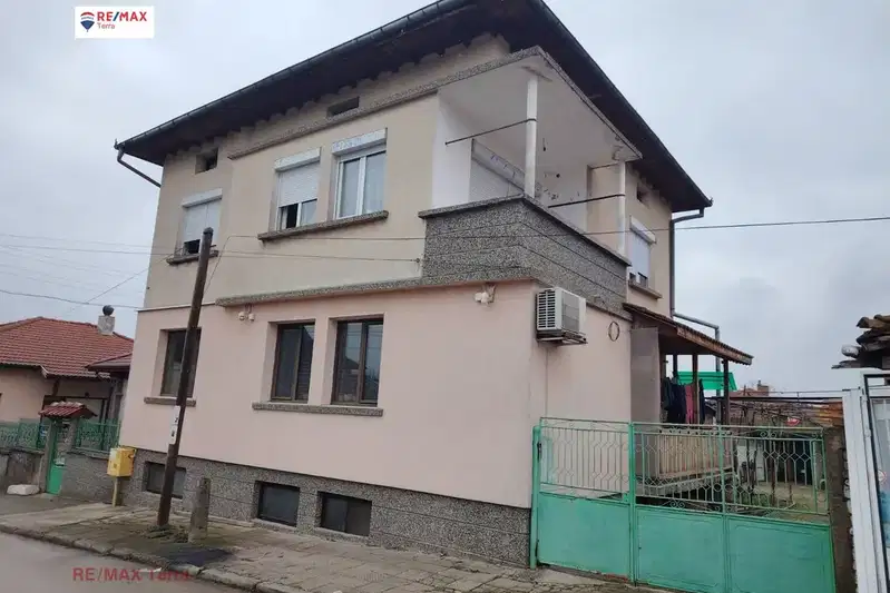 Floor of House in Lovech, Lukovit