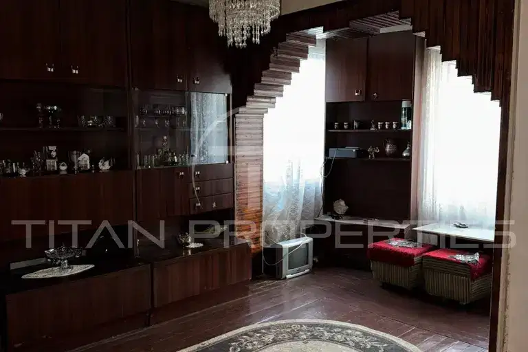 Floor of House in Модерно предие