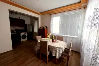 Етаж от къща в Шумен, Нови пазар