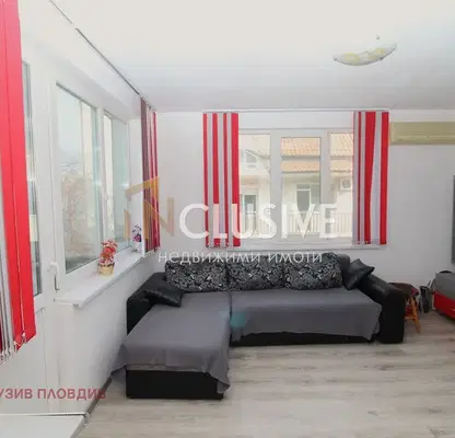 Photo 2 — Floor of House in Pazardjik, Centyr