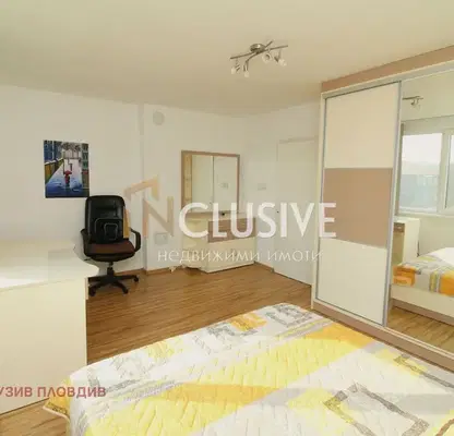 Photo 5 — Floor of House in Pazardjik, Centyr