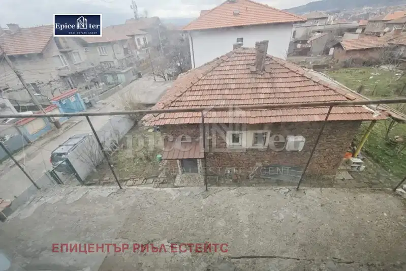 Етаж от къща в Перник, Байкушева махала