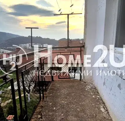 Снимка 3 — Етаж от къща в Перник, Каменина