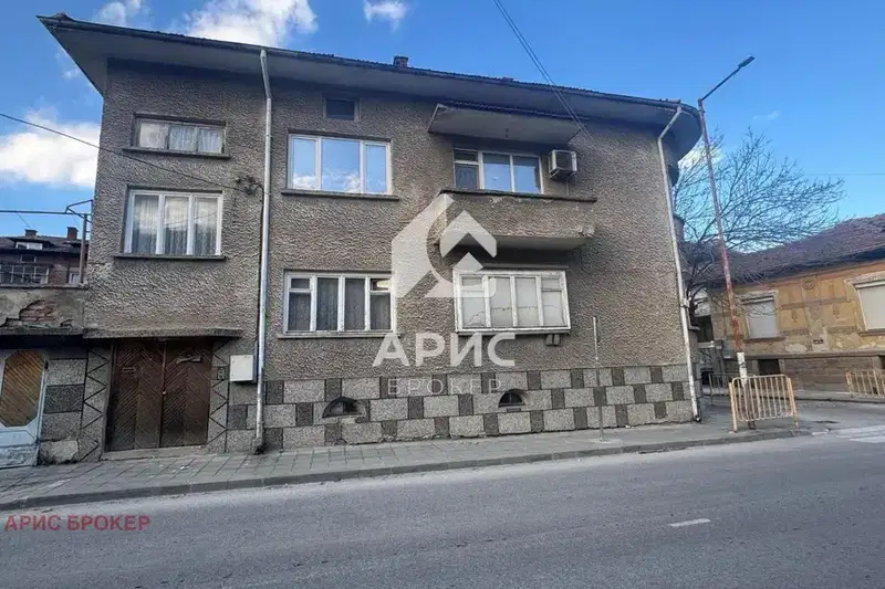 Етаж от къща в Пазарджик, Пещера