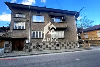 Етаж от къща в Пазарджик, Пещера