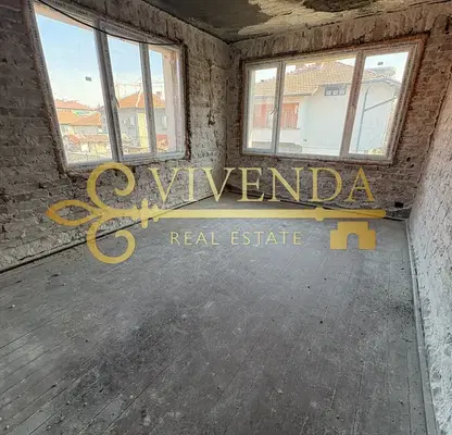Photo 4 — Floor of House in Pleven, Shirok Centyr
