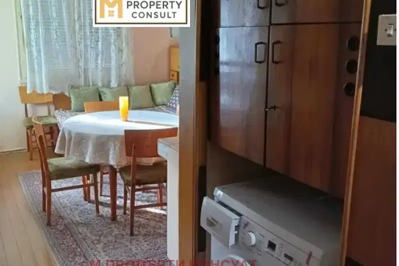 Floor of House in Pleven, Shirok Centyr