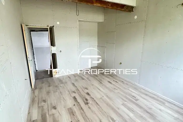 Floor of House in Plovdiv, Centyr
