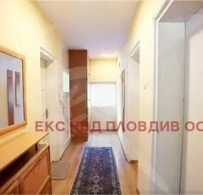 Снимка 2 — Етаж от къща в Пловдив, Център
