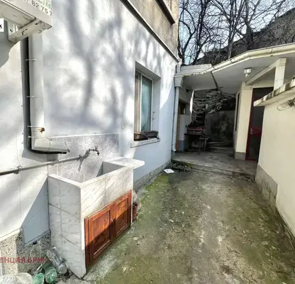 Снимка 4 — Етаж от къща в Русе, Широк център