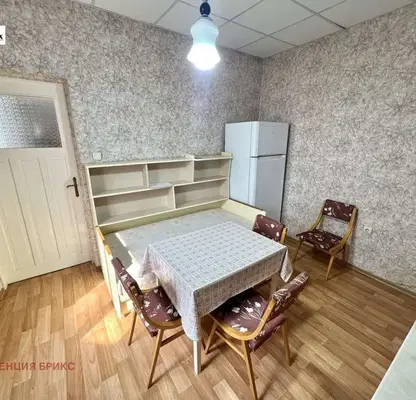 Снимка 5 — Етаж от къща в Русе, Широк център