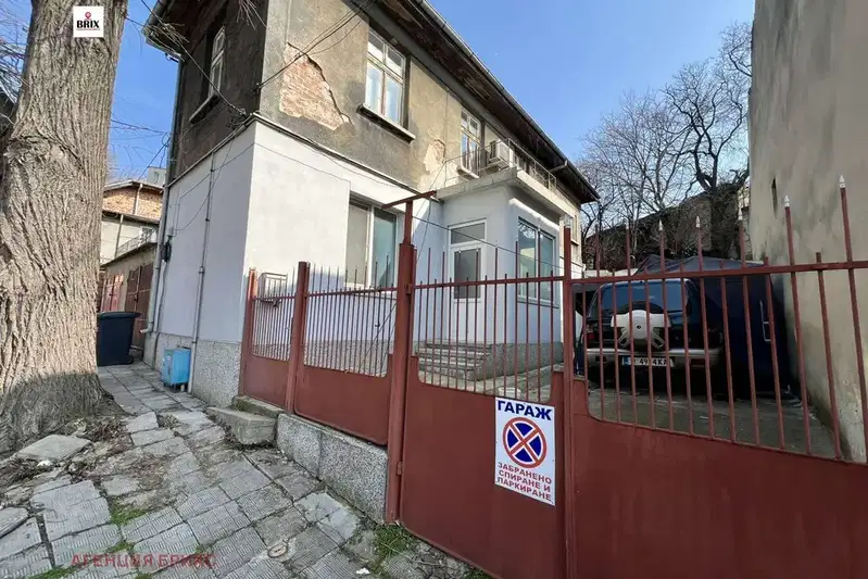Етаж от къща в Русе, Широк център