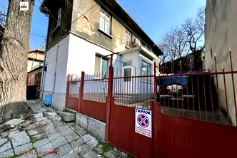 Етаж от къща в Русе, Широк център