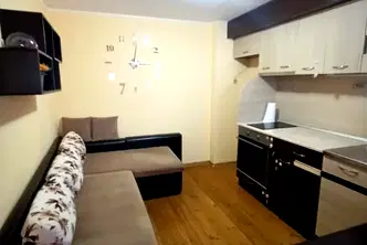Етаж от къща в Русе, Широк център