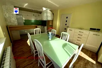 Етаж от къща в Шумен, Център