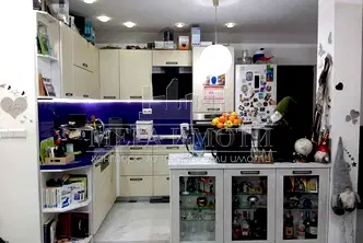 Етаж от къща в Сливен, Ново село
