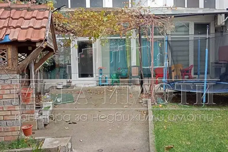 Етаж от къща в Сливен, Ново село