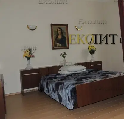 Снимка 2 — Етаж от къща в София, Център