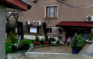 Етаж от къща в София, Карпузица