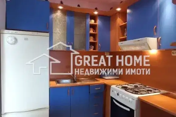 Floor of House in Tyrgovishte, Centyr