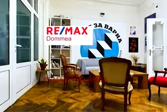 Етаж от къща във Варна, Център