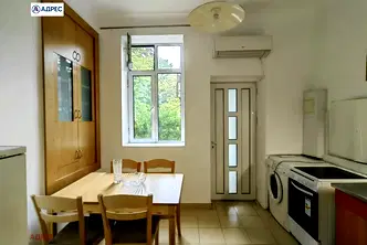 Етаж от къща във Варна, Център