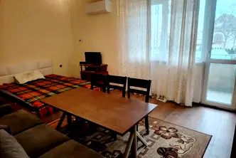 Етаж от къща във Варна, Галата